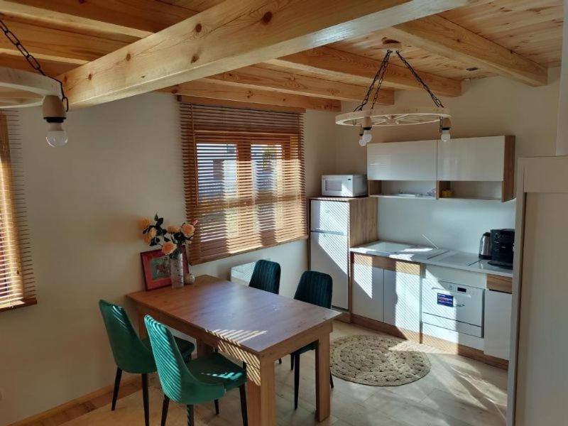 Kalinowy Sad Domki Z Jacuzzi I Sauna Mikołajki Exterior foto